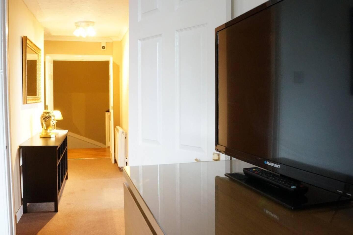 Large In On The Isle Of Bute Apartment